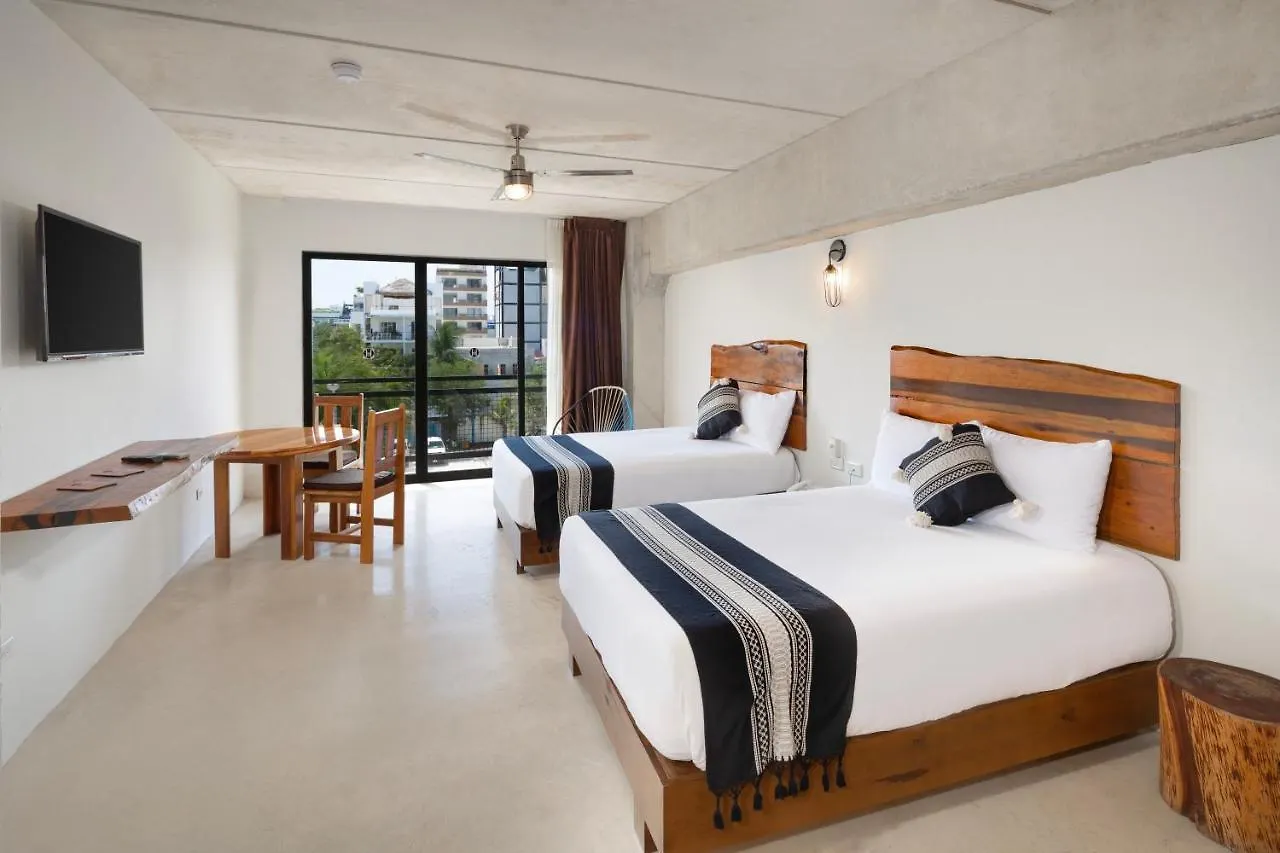 Hotel 52 Плая-дель-Кармен