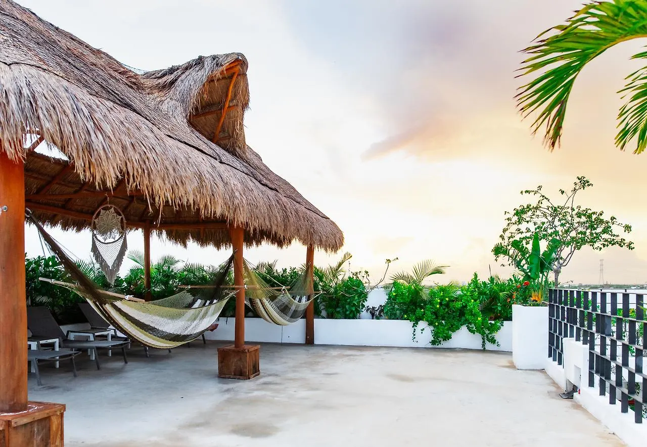 Hotel 52 Плая-дель-Кармен