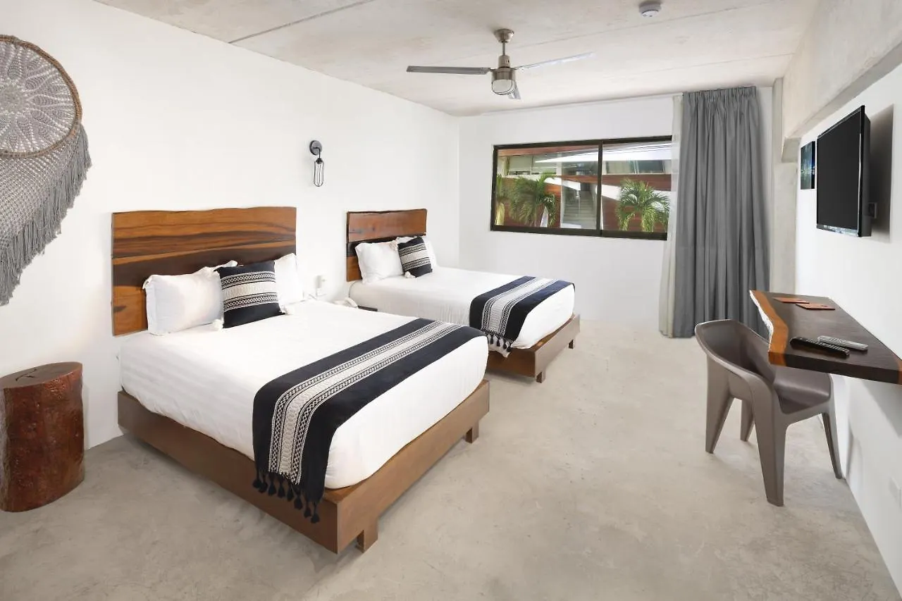 Hotel 52 Playa Del Carmen Mexico